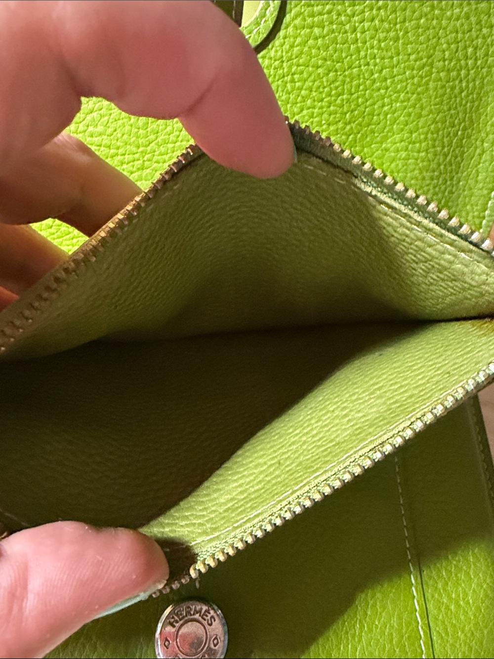 Hermes w/ COA Green Leather Organizer with Snap Closure - Picture 5 of 9